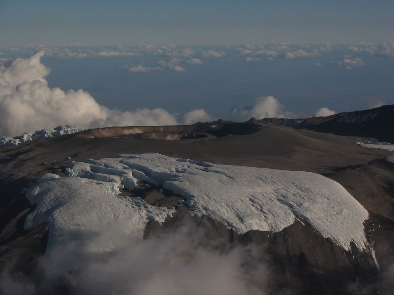 The crater rim ice of Kibo