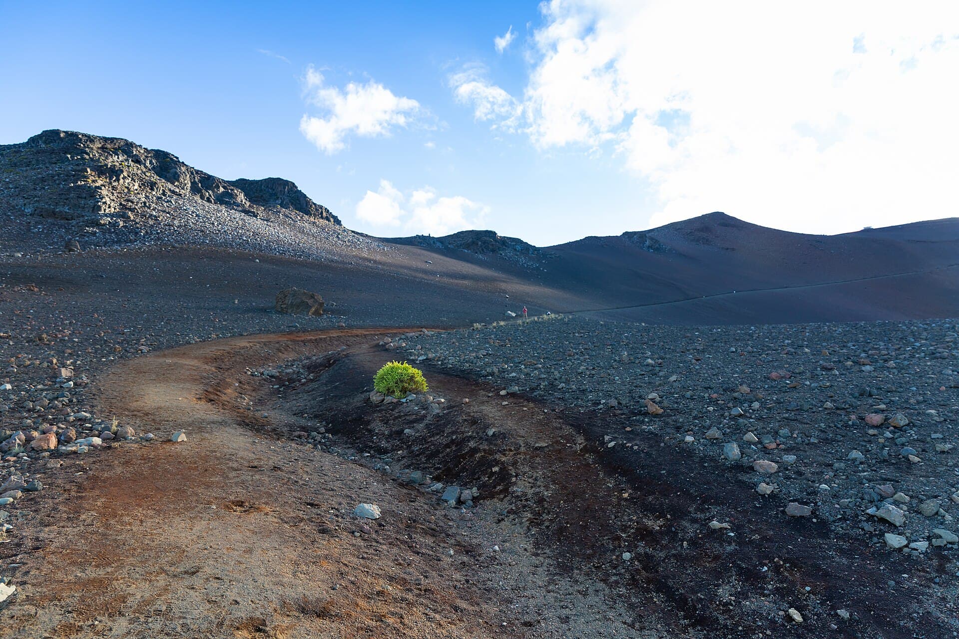 The trail down into the Haleakala crater