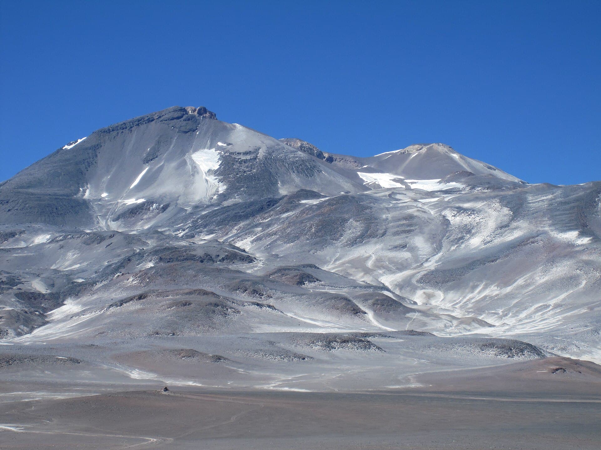 Ojos del Salado above the Puna desert